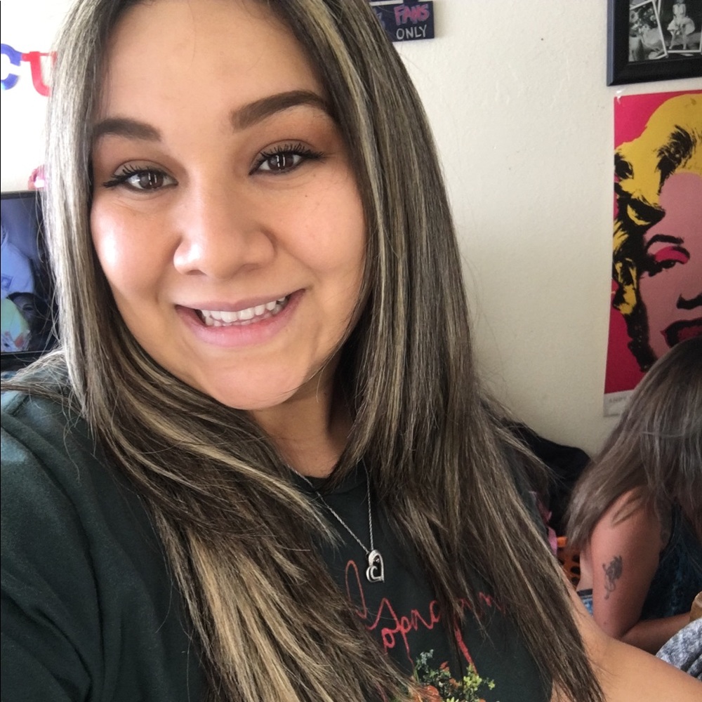 Meet your Posher, Monique